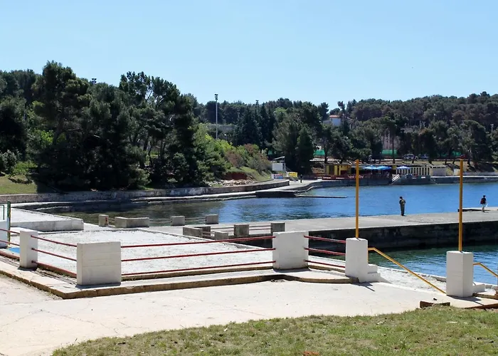 Apartman With Wifi - 13049 Pula